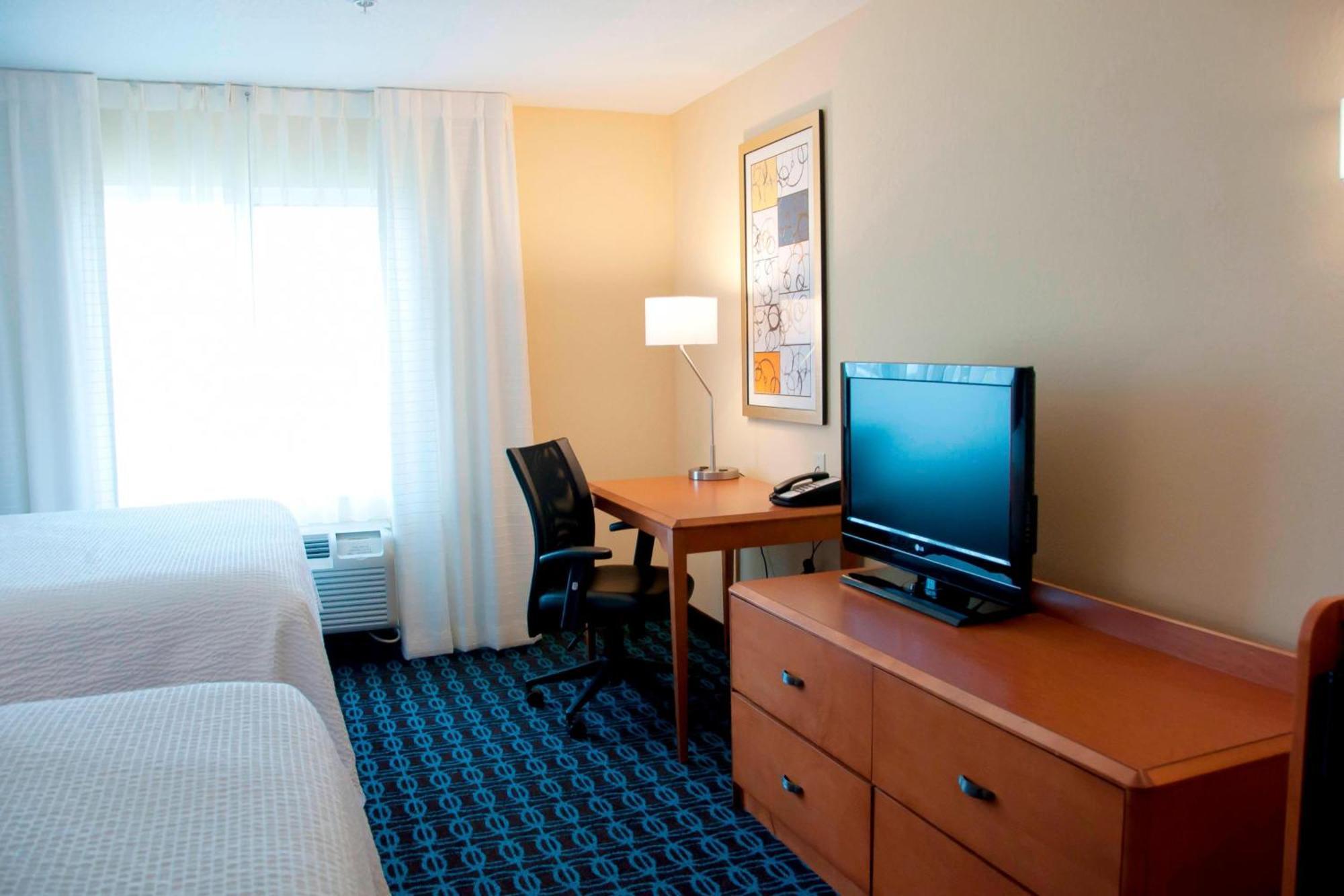 Fairfield Inn & Suites Еймс Екстериор снимка